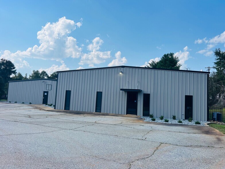 More Photos Of 585 Old Georgia Rd, Moore Warehouse For Lease