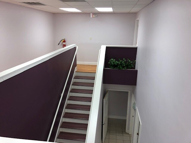 More Photos Of 25 Goss Dr, Hampton Medical For Sale