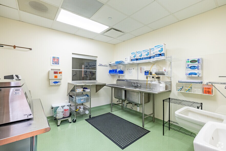 More Photos Of 14-01 Broadway, Fair Lawn Medical For Lease