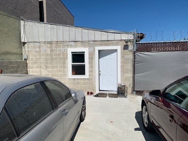 More Photos Of 909 N Amphlett Blvd, San Mateo Warehouse For Lease