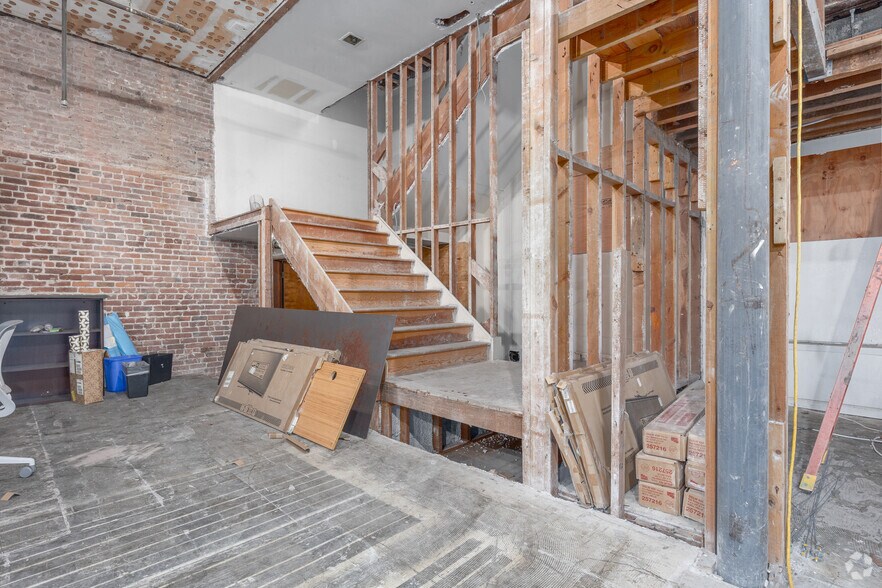 More Photos Of 650 Sacramento St, San Francisco Office For Sale