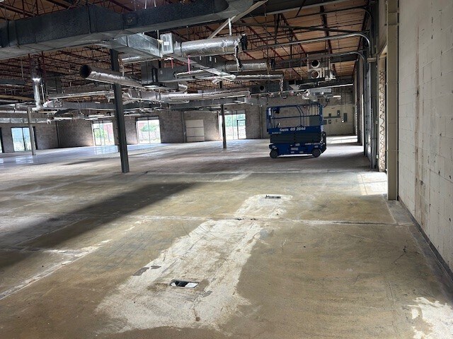 More Photos Of 1168 113th St, Grand Prairie Industrial For Sale