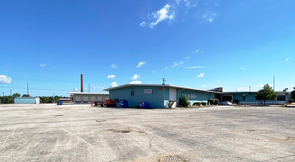 More Photos Of 815 W Sample St, South Bend Truck Terminal For Lease