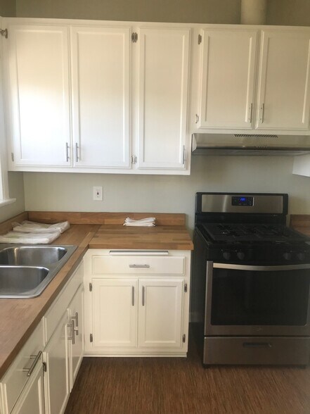 More Photos Of 4771 W Adams Blvd, Los Angeles General Retail For Sale