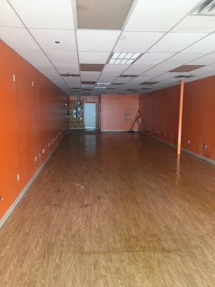 More Photos Of 100 W Glenwood Ave, Smyrna Unknown For Lease