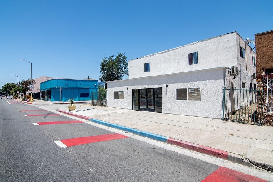 More Photos Of 1659 W Florence Ave, Los Angeles Freestanding For Lease