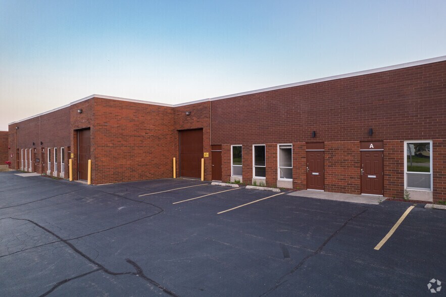 More Photos Of 901 E Orchard St, Mundelein Warehouse For Lease