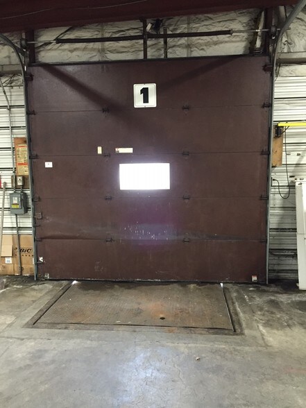 More Photos Of 44-49 Venner Rd, Amsterdam Manufacturing For Lease