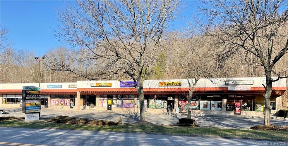 More Photos Of 683-709 Winsted Rd, Torrington Storefront For Lease
