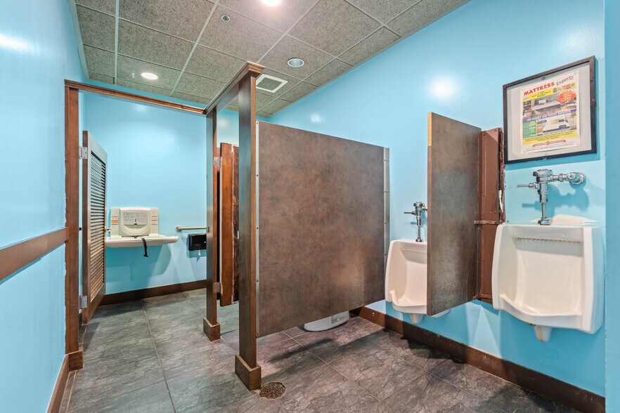 More Photos Of 801 Highway 17 S, North Myrtle Beach Restaurant For Sale