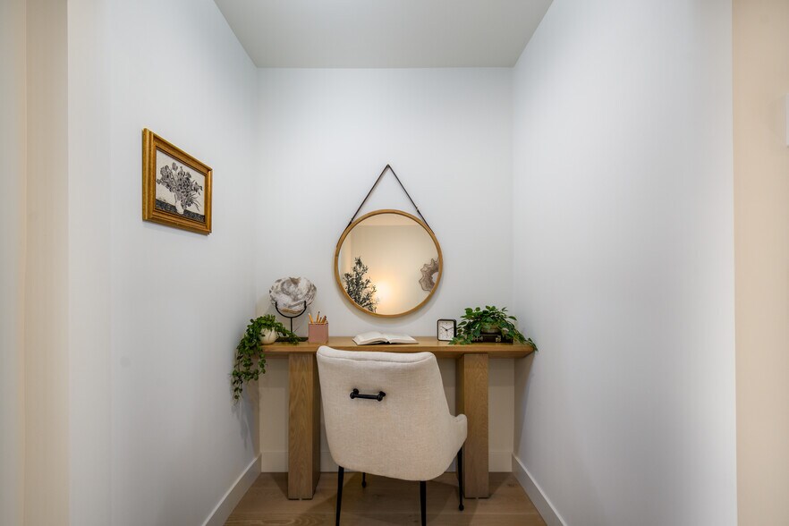 More Photos Of 223 Howland Canal, Venice Multifamily For Sale