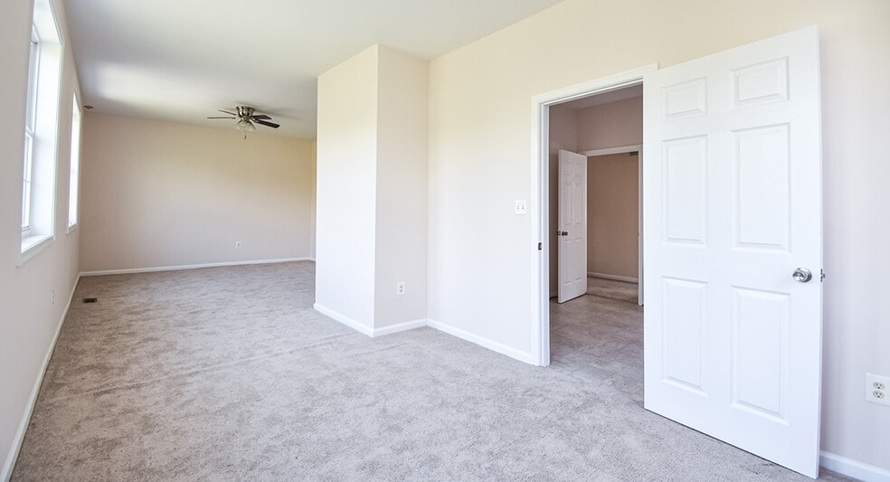 More Photos Of 4925 Nannie Helen Burroughs Ave NE, Washington Office For Sale