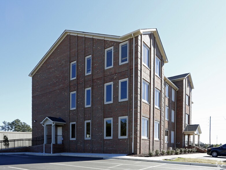 More Photos Of 7724 Raeford Rd, Fayetteville Medical For Lease