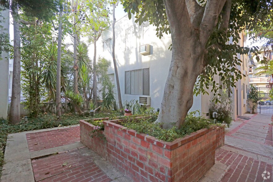 More Photos Of 954 Palm Ave, West Hollywood Apartments For Sale