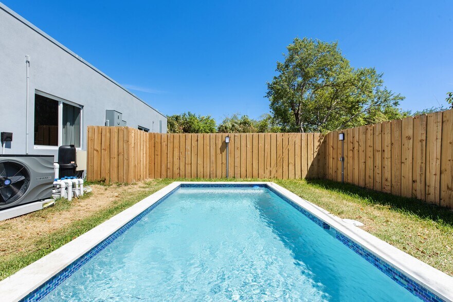 More Photos Of 1212 NW 6th Ct, Fort Lauderdale Apartments For Sale