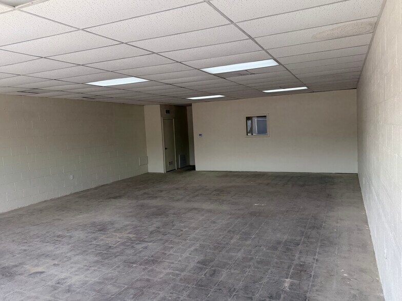 More Photos Of 1166 Butternut St, Abilene Flex For Lease
