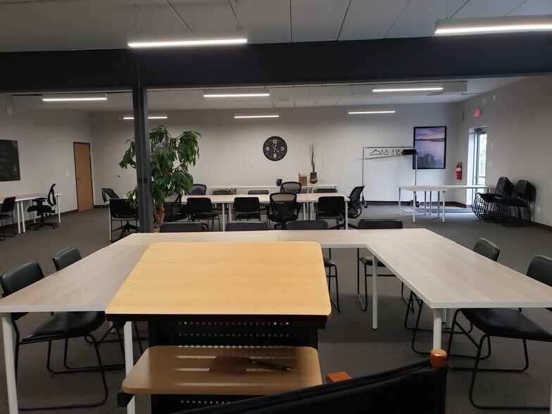 More Photos Of 38221 Plymouth Rd, Livonia Medical For Lease