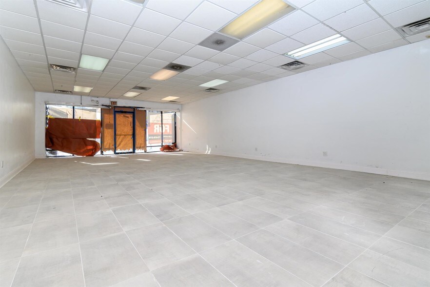 More Photos Of 4134-4136 W North Ave, Chicago Storefront Retail Residential For Lease