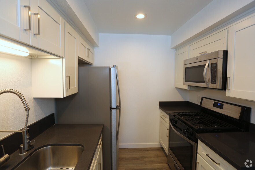 More Photos Of 8815 Cynthia St, West Hollywood Apartments For Sale