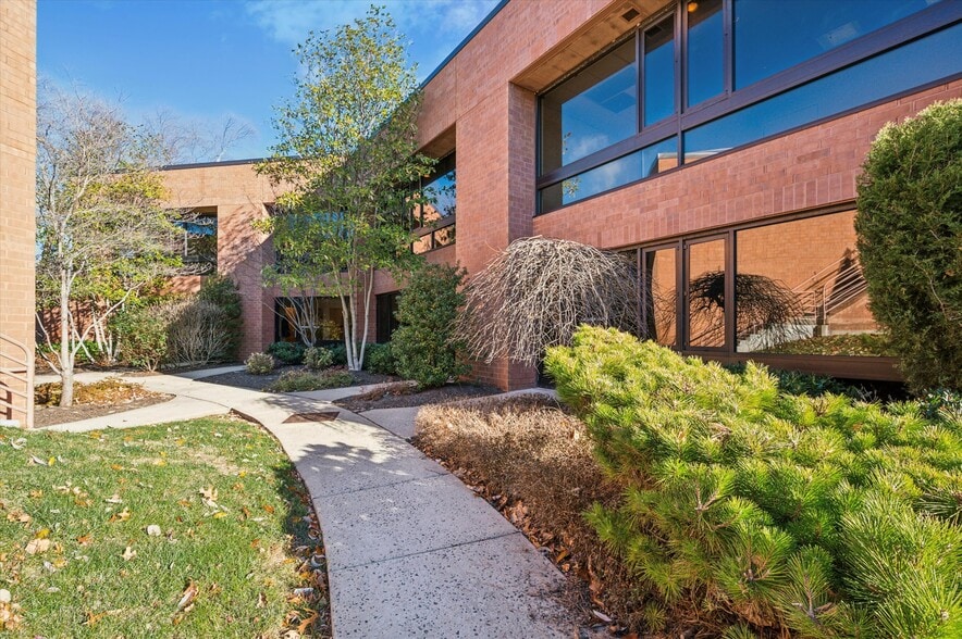 More Photos Of 486 Norristown Rd, Blue Bell Office For Lease