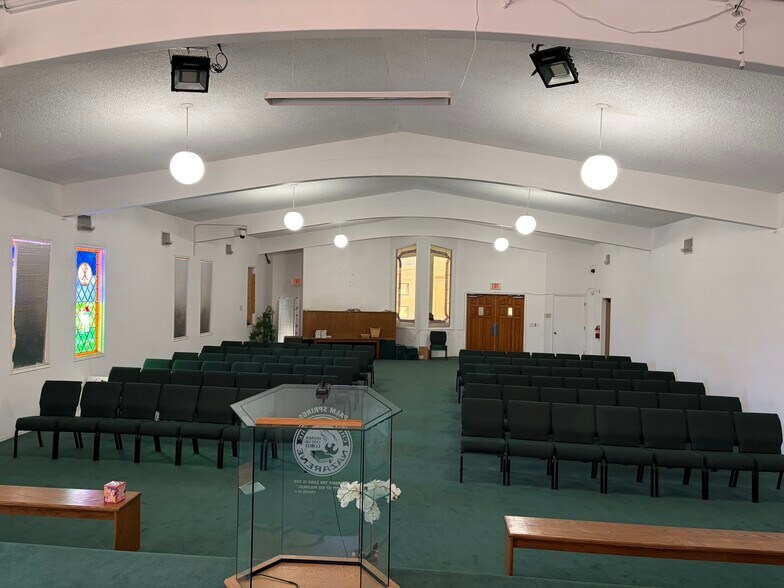 More Photos Of 33055 Cathedral Canyon Dr, Cathedral City Religious Facility For Lease