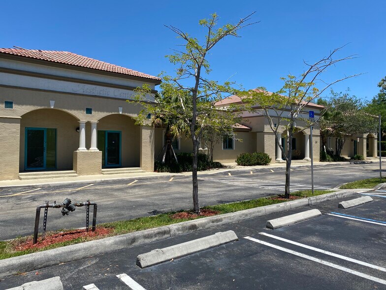 More Photos Of 2665 Executive Park Dr, Weston Medical For Lease