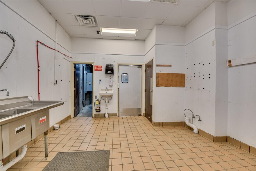 More Photos Of 115 Elm St, Lincolnton Restaurant For Lease