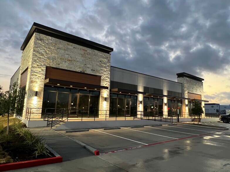 More Photos Of 19300 Morris Ave, Manvel Storefront Retail Office For Lease