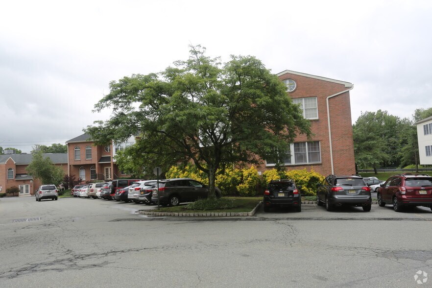 More Photos Of 271 US Highway 46, Fairfield Office For Lease