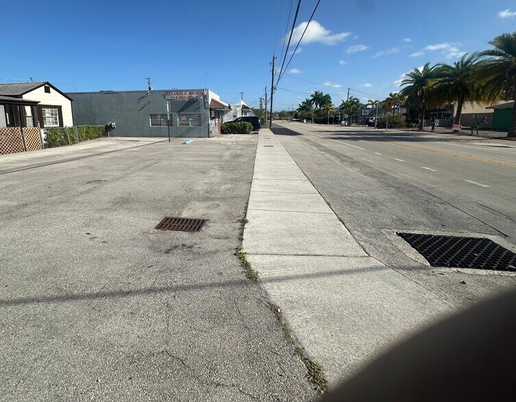 More Photos Of 2430 N Dixie Hwy, Wilton Manors Loft Creative Space For Lease