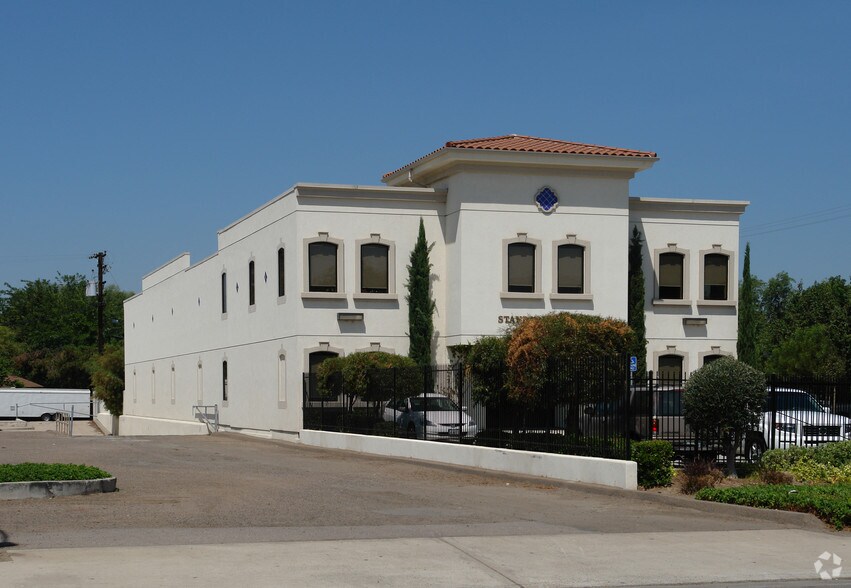 More Photos Of 9902 Channel Rd, Lakeside Light Manufacturing For Lease