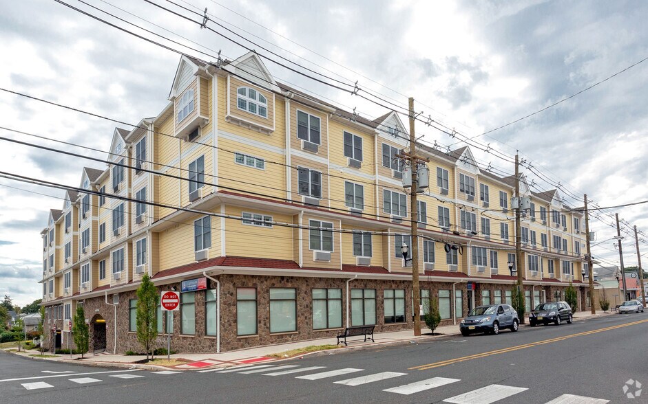 More Photos Of 510 Hamilton St, Somerset Apartments For Lease