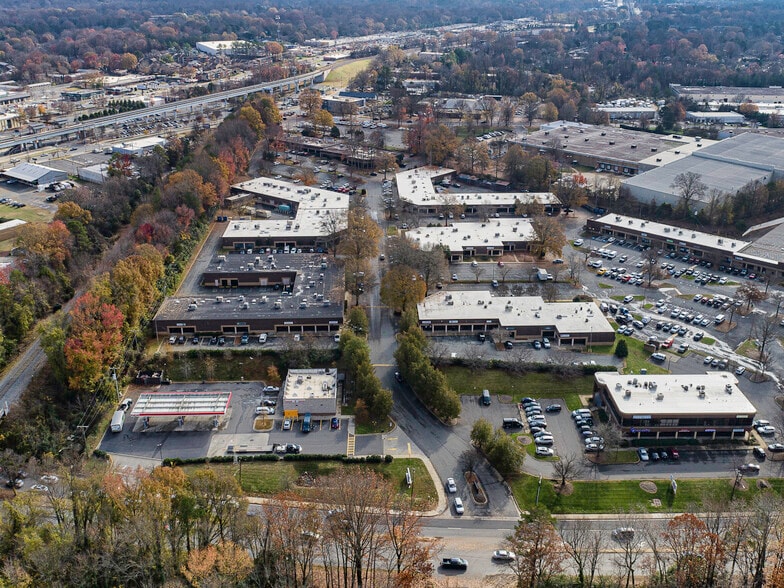 More Photos Of 814 Tyvola Rd, Charlotte Unknown For Lease