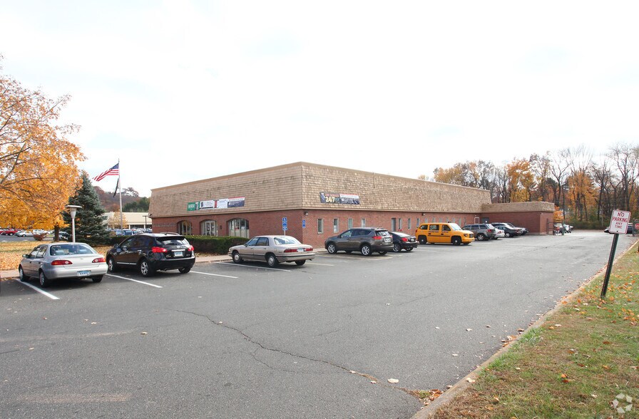 More Photos Of 77-175 Lowrey Pl, Newington Freestanding For Lease