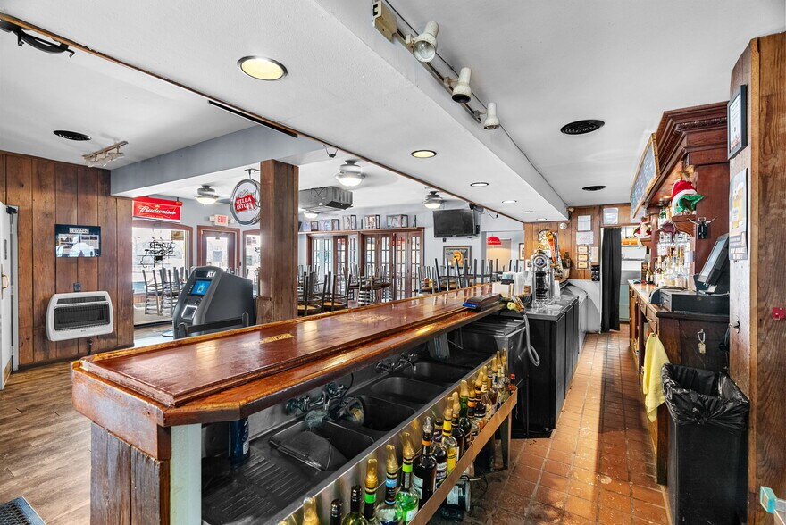 More Photos Of 2999 S Highway 94, Defiance Bar For Sale