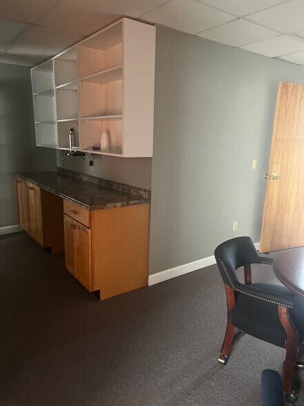 More Photos Of 824 John Marshall Hwy, Front Royal Office For Lease