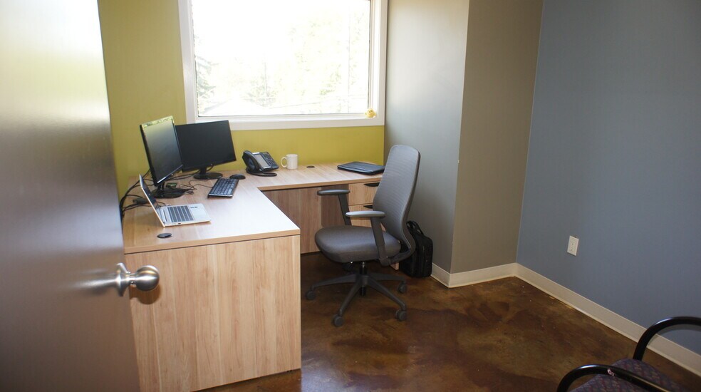 More Photos Of 7316 101 Ave NW, Edmonton Office For Sale