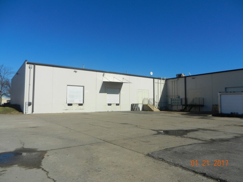 More Photos Of 10 Central Industrial Dr, Granite City Warehouse For Sale