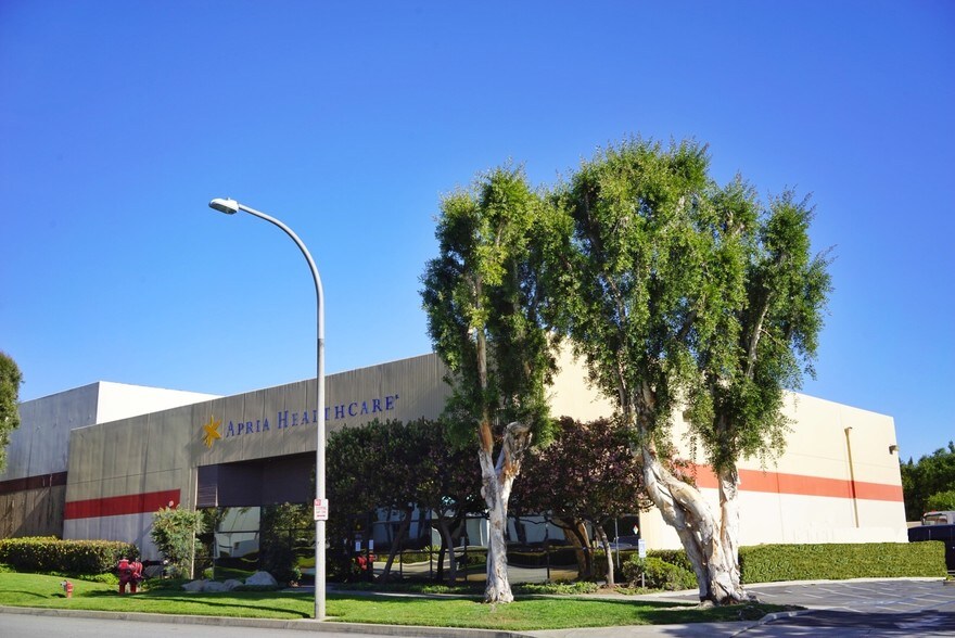 More Photos Of 750 Columbia St, Brea Distribution For Lease