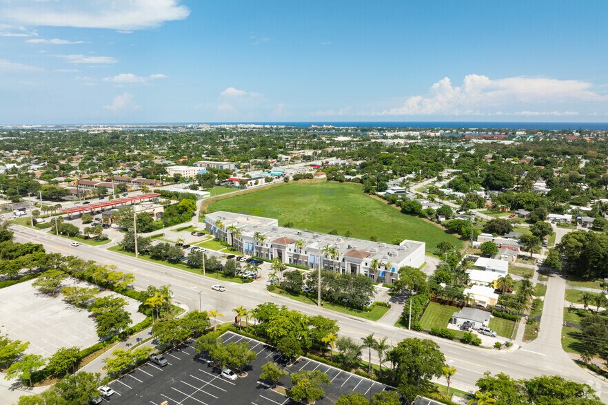 More Photos Of 7150 Seacrest Blvd, Lantana Showroom For Sale