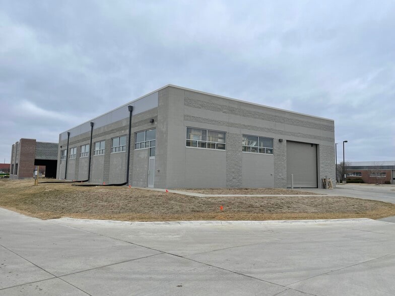 More Photos Of 8245 Cody Dr, Lincoln Warehouse For Lease