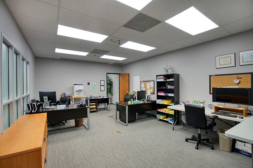 More Photos Of 9777 N 91st St, Scottsdale Office For Sale