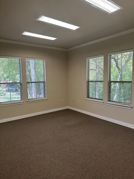 More Photos Of 7625 Bellaire Dr S, Fort Worth Office For Lease