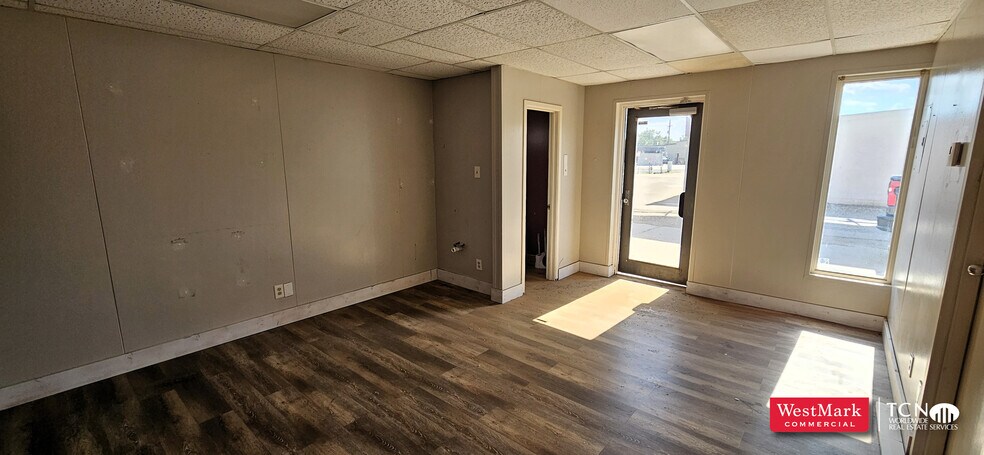 More Photos Of 5124 69th St, Lubbock Office For Lease
