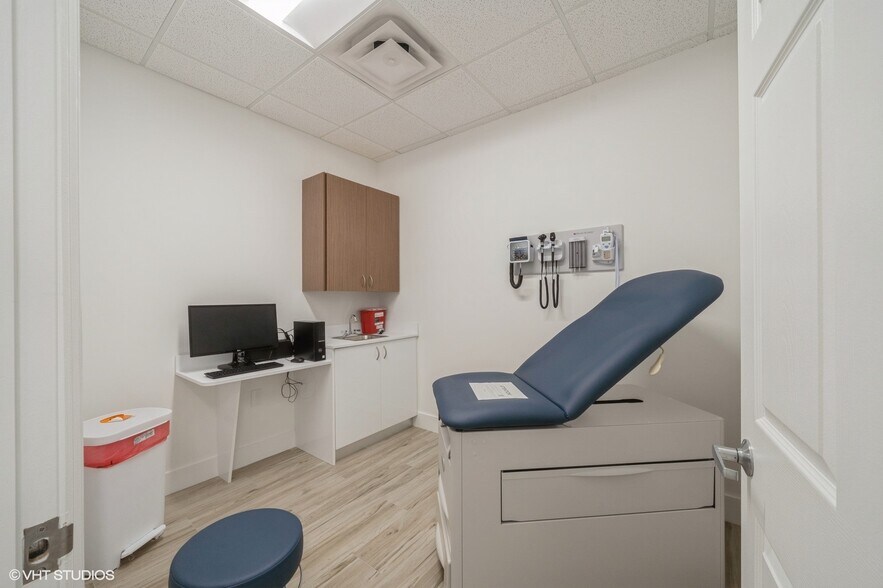 More Photos Of 3333 20th St, Vero Beach Medical For Sale