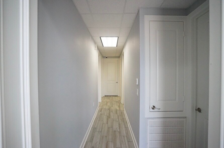 More Photos Of 202 Industrial Blvd, Sugar Land Loft Creative Space For Sale