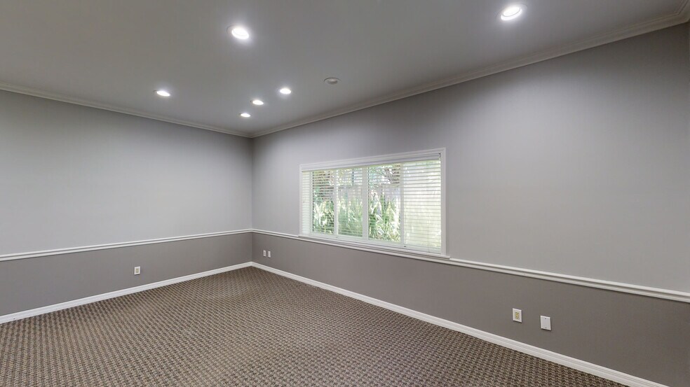 More Photos Of 2127 10th Ave, Vero Beach Office Residential For Sale