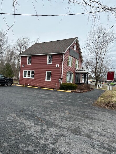 More Photos Of 189 5th Ave, Gloversville Freestanding For Sale