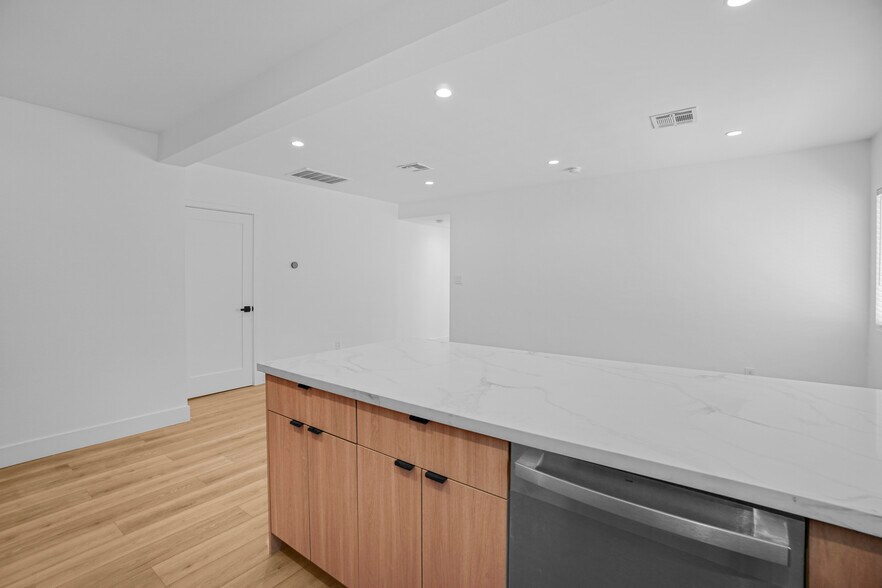 More Photos Of 12527 Cranbrook Ave, Hawthorne Apartments For Sale