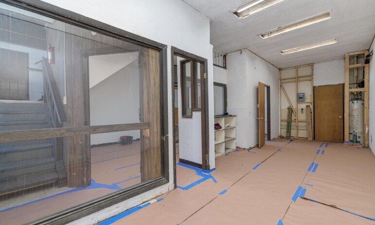 More Photos Of 4064 S Broadway, Englewood Freestanding For Sale